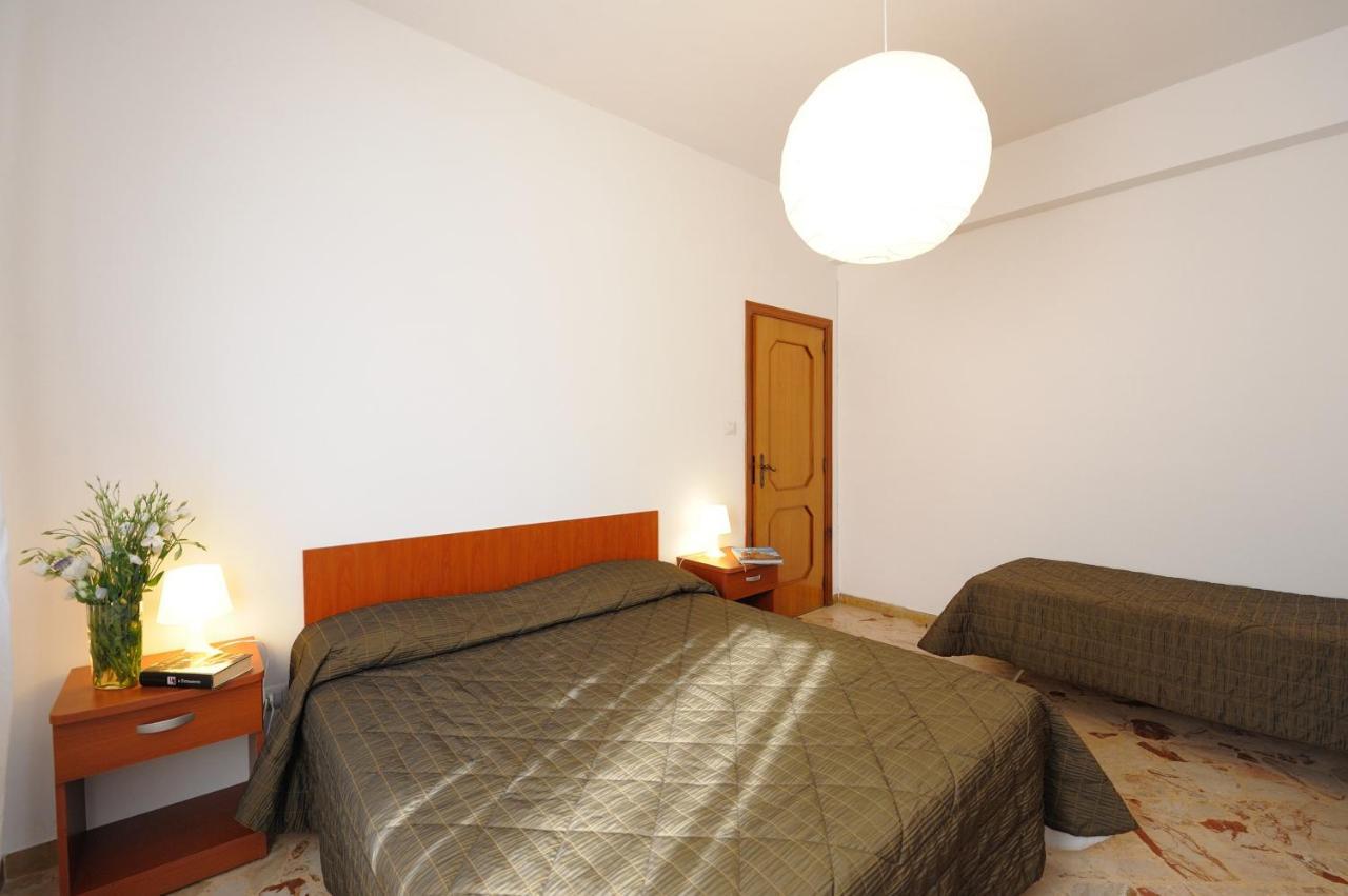 Apartment Spacious In With Sea View 110 M² *